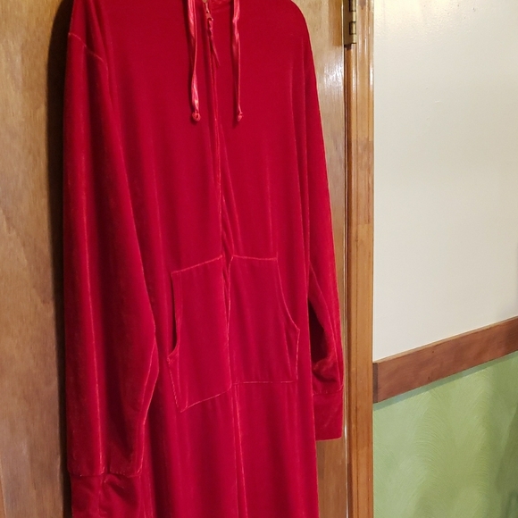 XL And Long Red Hooded Velour Zip-Up One Piece - Picture 4 of 13
